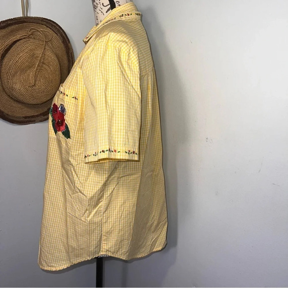 Karen Scott M,Yellow/White Checkered Embroidered butterfly flower button front - Picture 6 of 13